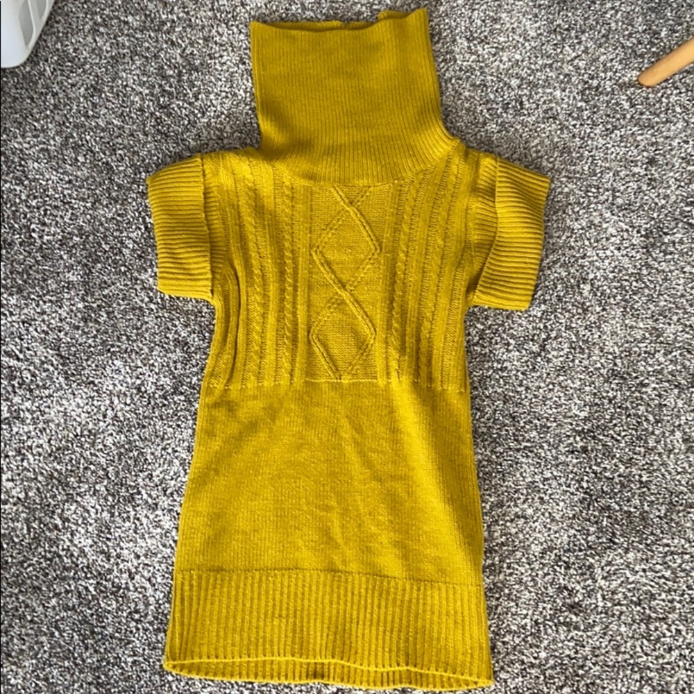 yellow short sleeve turtle neck